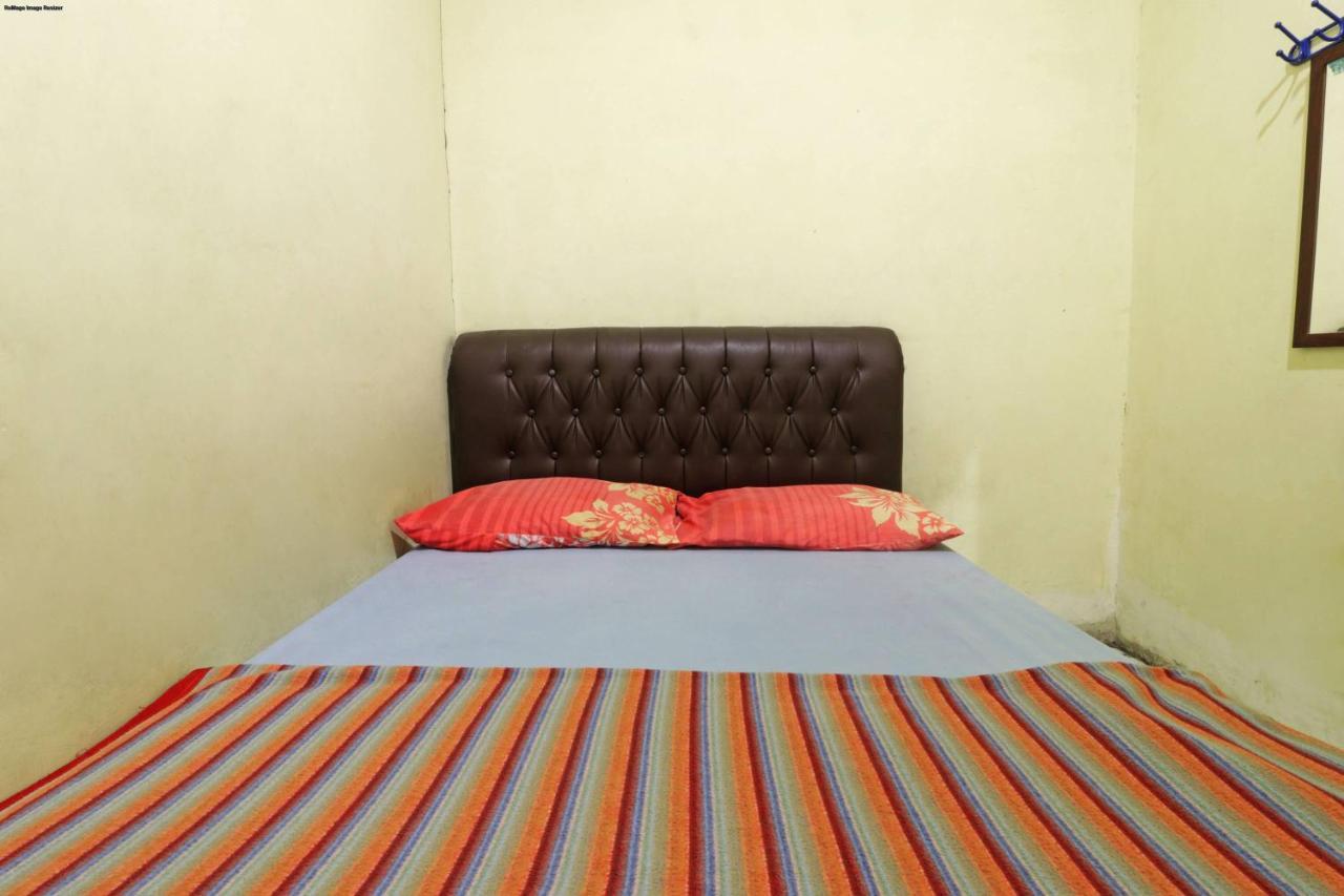 Wisma Cempaka 2 Syariah Hotel Parit  Ngoại thất bức ảnh